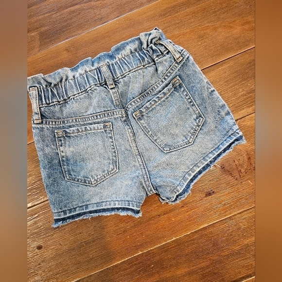 GAP DISNEY GIRL'S JUST LIKE MOM SHORT DENIM EMBROIDERED SIZE 5 YEARS - Picture 4 of 10